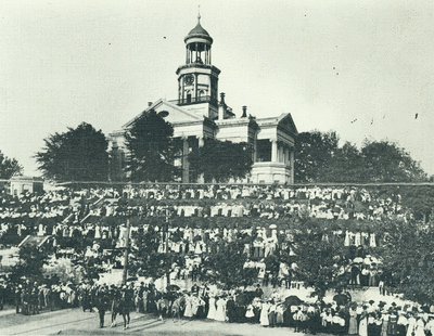 Photograph of the old Vicksburg/Warren Co. Courthouse from the book Vicksburg Under Glass.